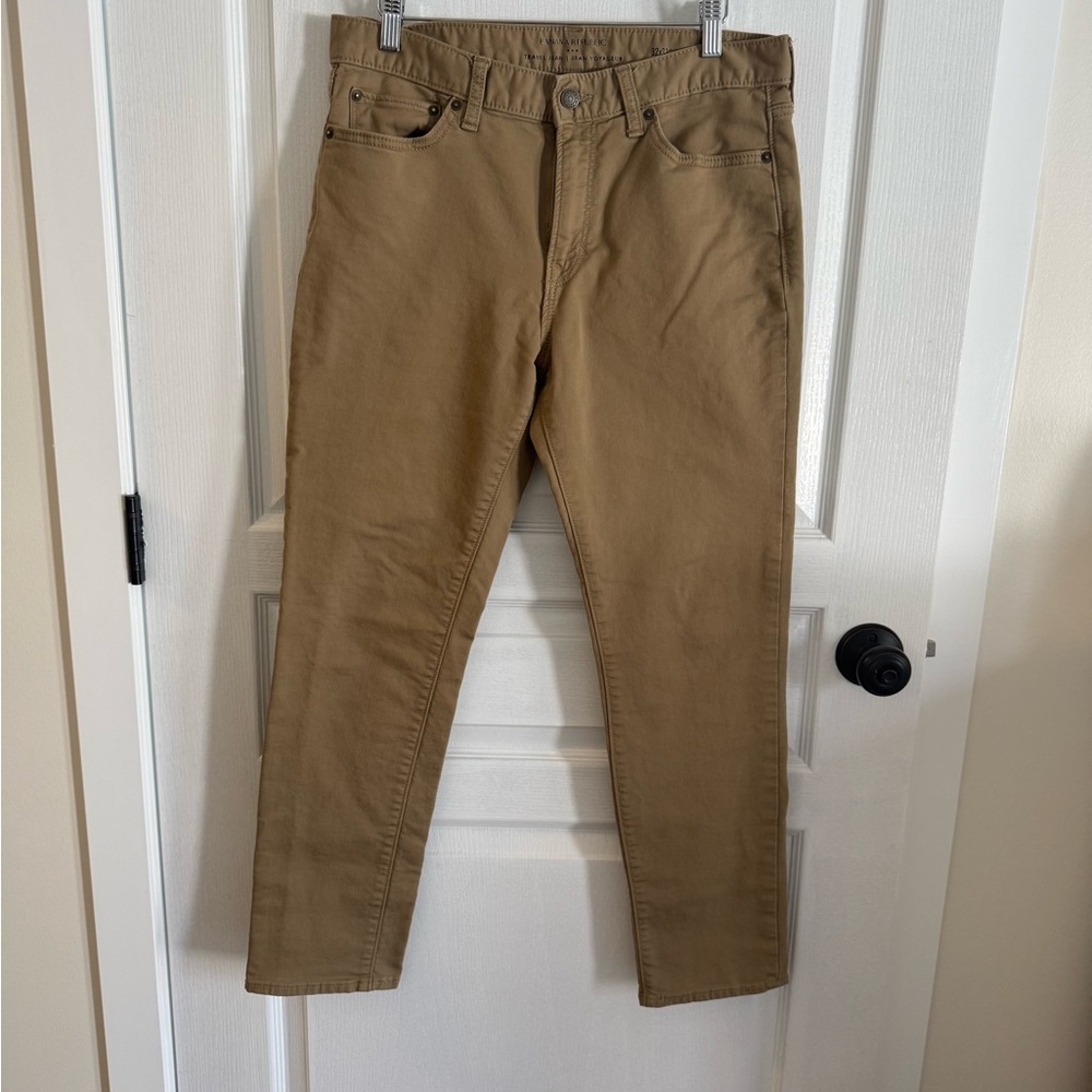 Banana Republic Slim Travel Jeans in Khaki 32x30